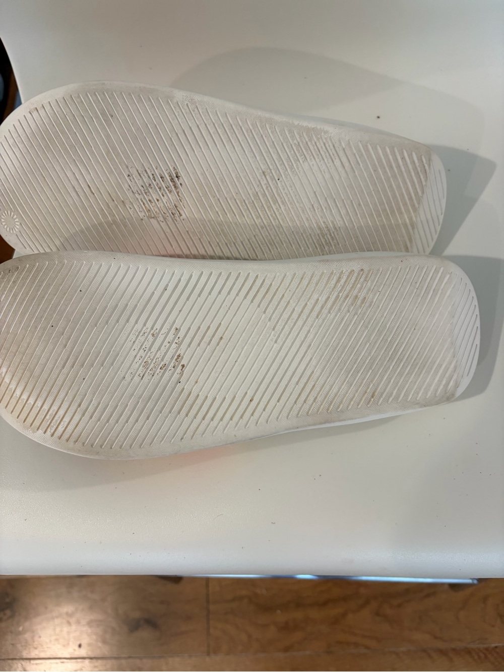 UGG Summer slides/ sandals- “cali collage “ size 9 - Picture 4 of 4